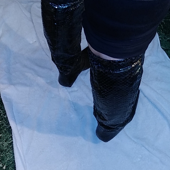 Gucci Snakeskin Boot mid 2000s. - Picture 2 of 8